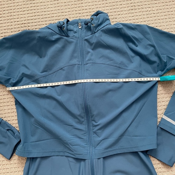 Sweaty Betty Running Jacket Blue - Picture 9 of 10